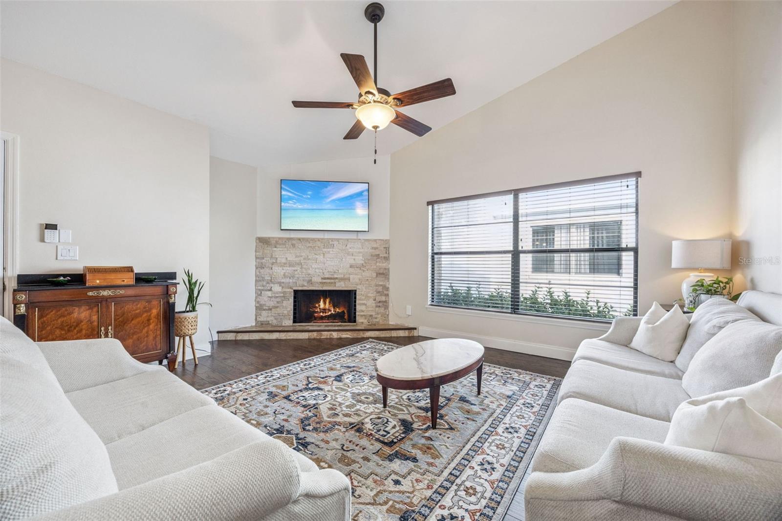 KILLARNEY BAY CONDO - Residential