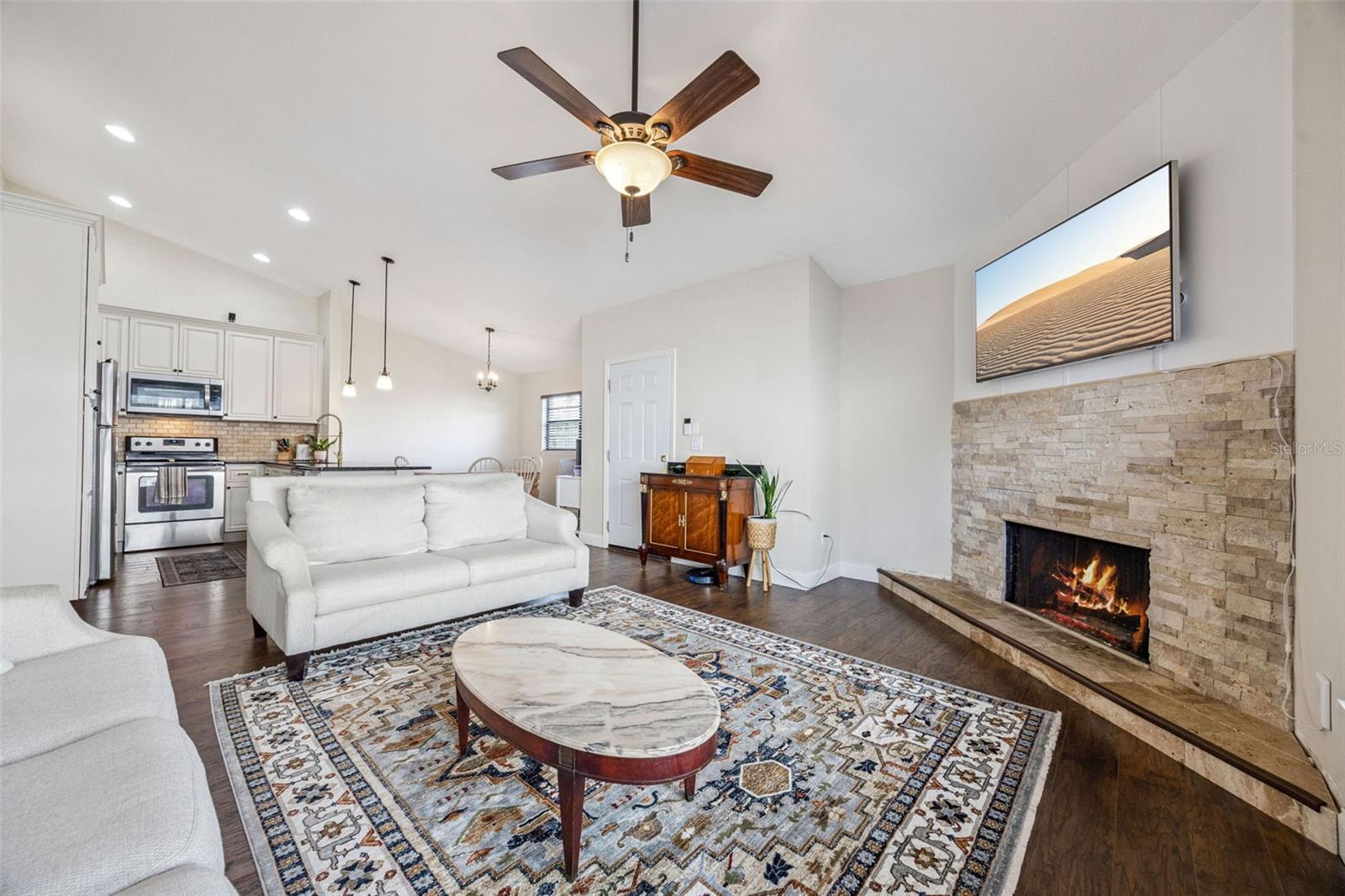 KILLARNEY BAY CONDO - Residential