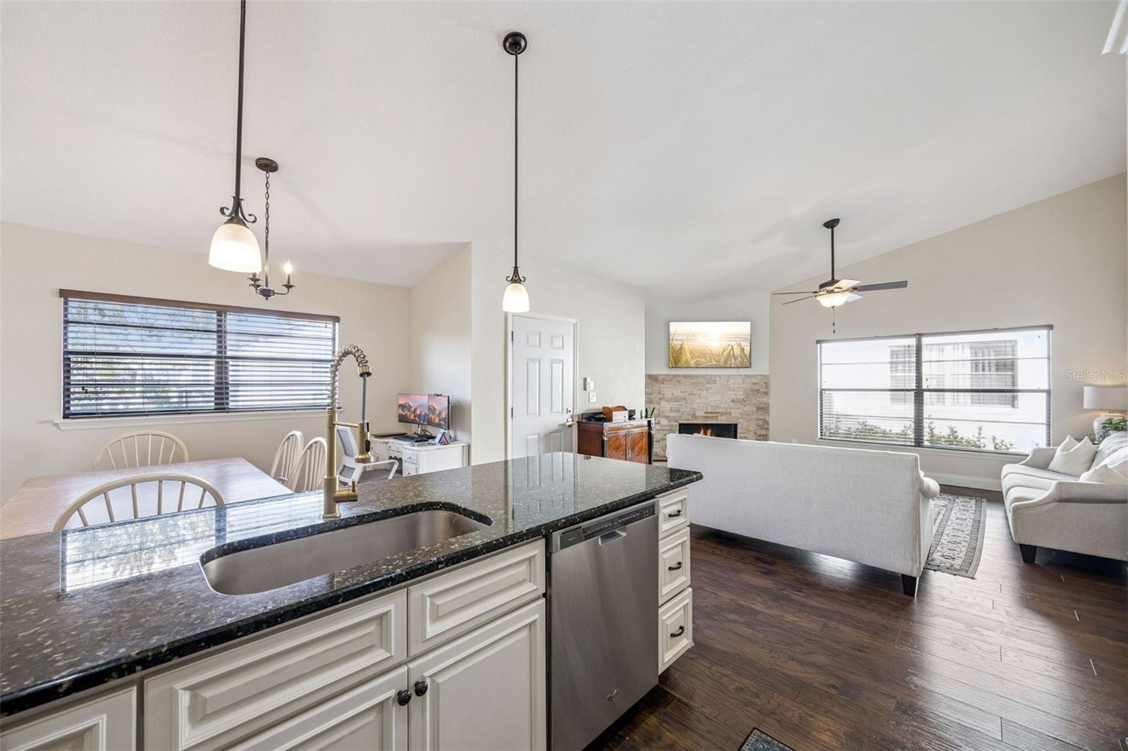 KILLARNEY BAY CONDO - Residential