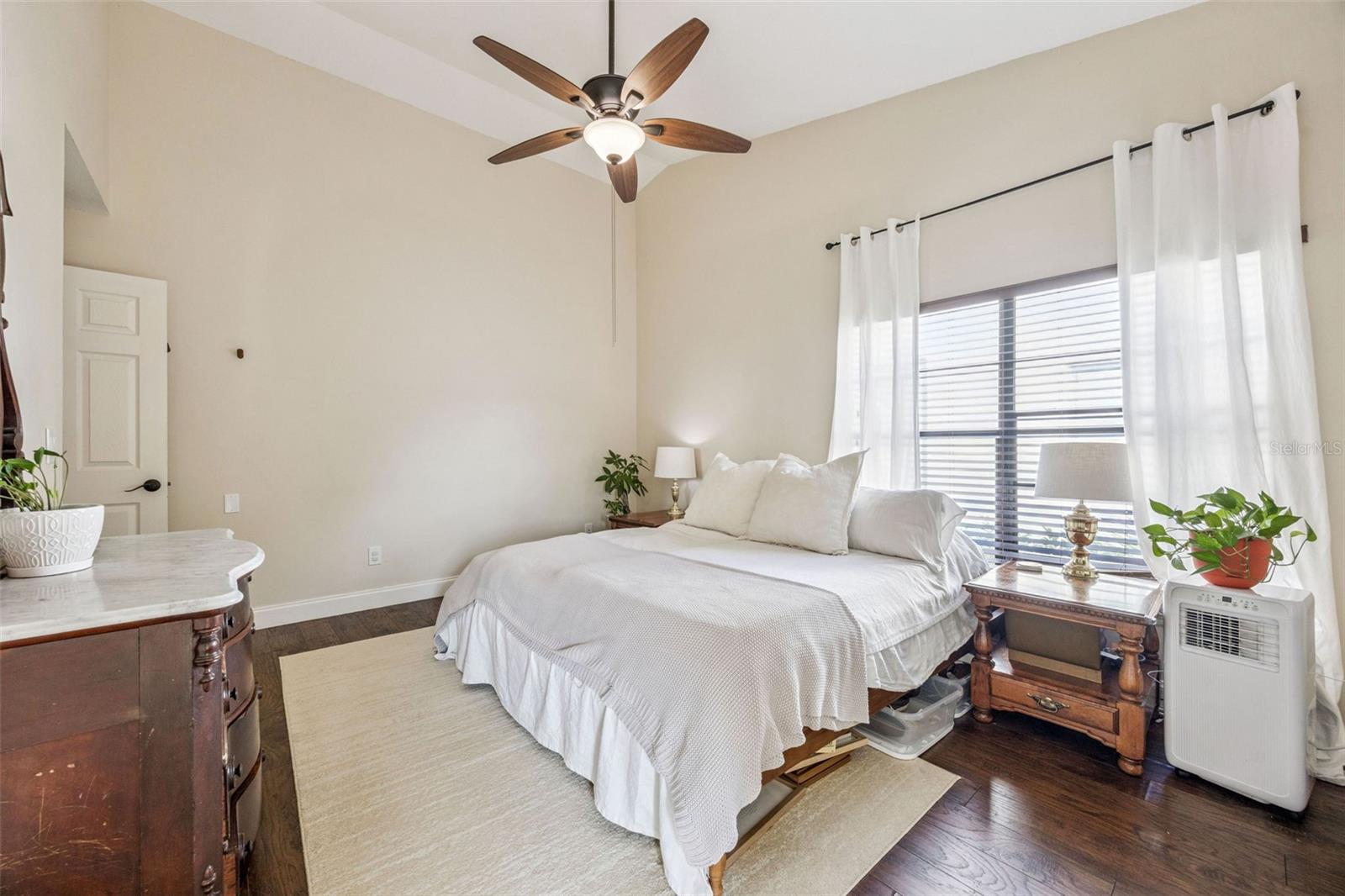 KILLARNEY BAY CONDO - Residential