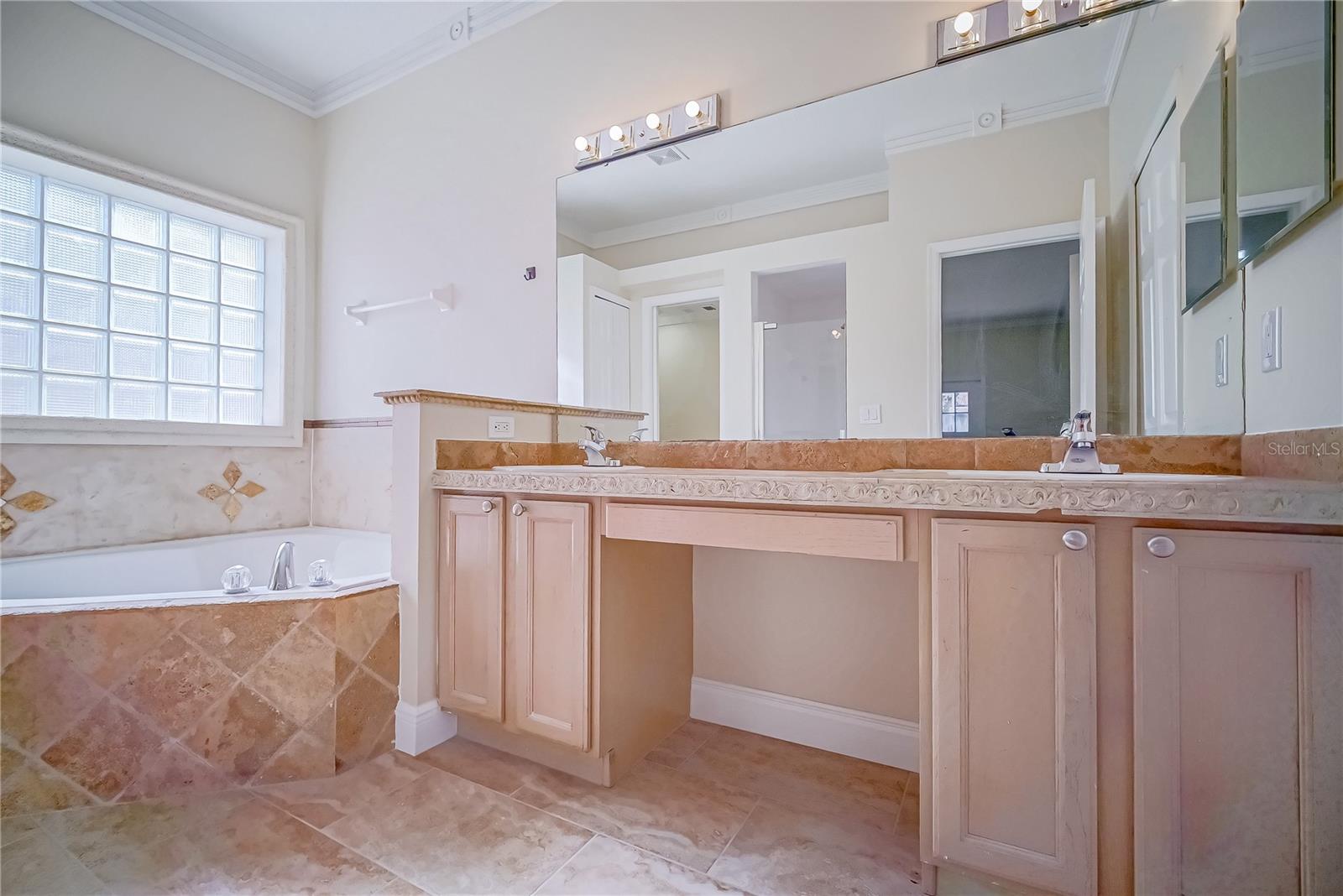 CAMELOT AT MARINERS VILLAGE 34/105 LOT 85 - Residential