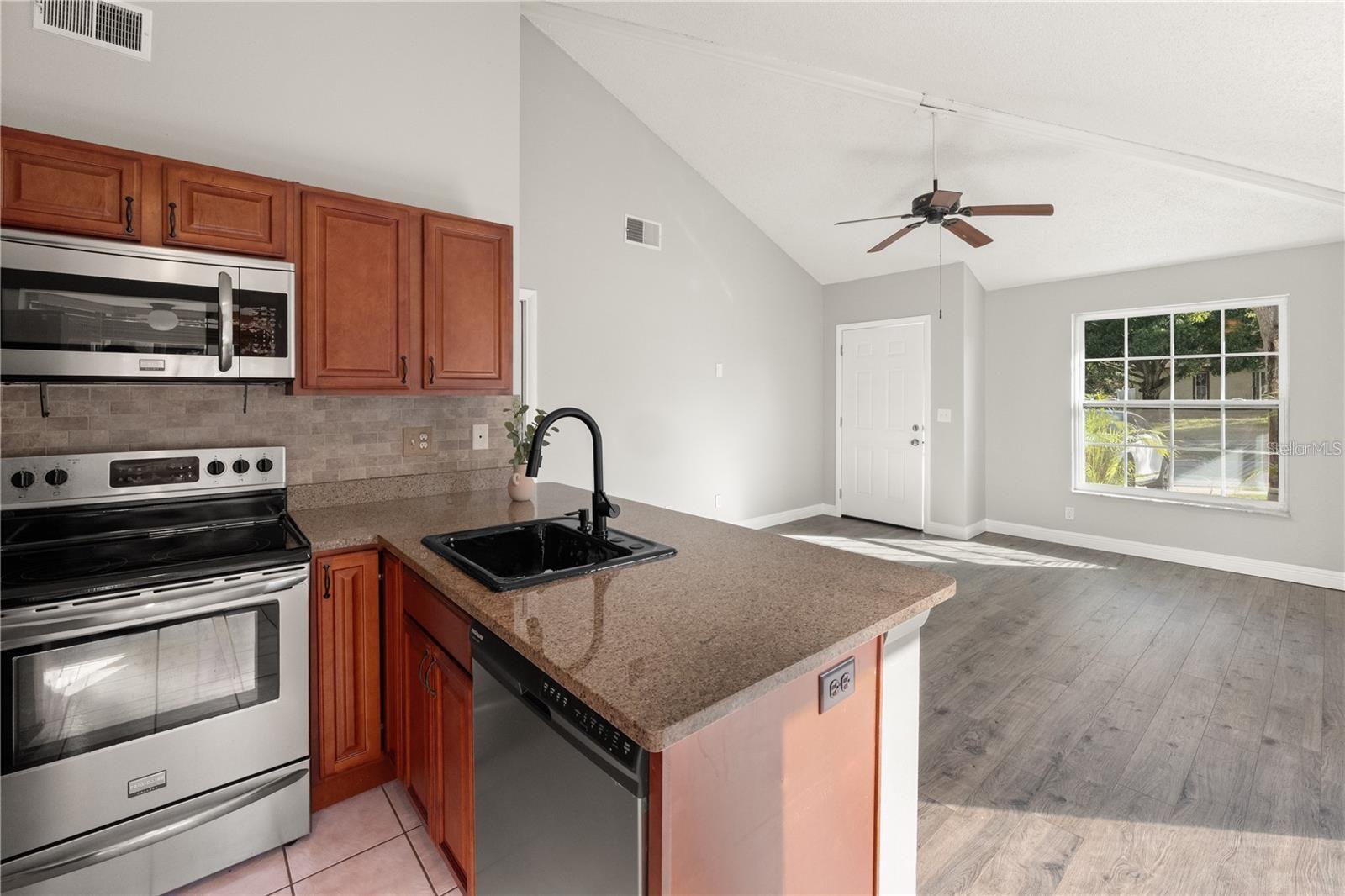 LAKE ST GEORGE-SOUTH - Residential