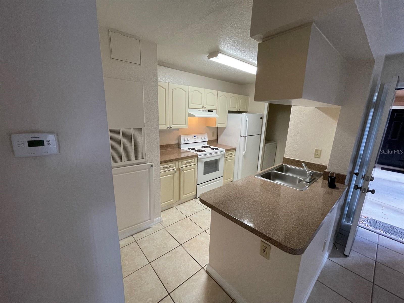 2550 N ALAFAYA TRAIL 10102