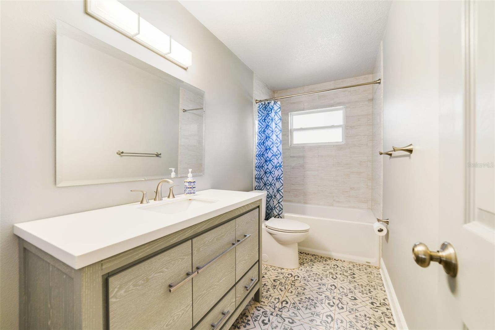 LAKE SEARCY SHORES - Residential