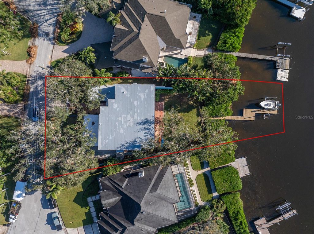 Photo of 838 Monterey Boulevard NE, St Petersburg, FL 33704 (MLS # TB8452164)