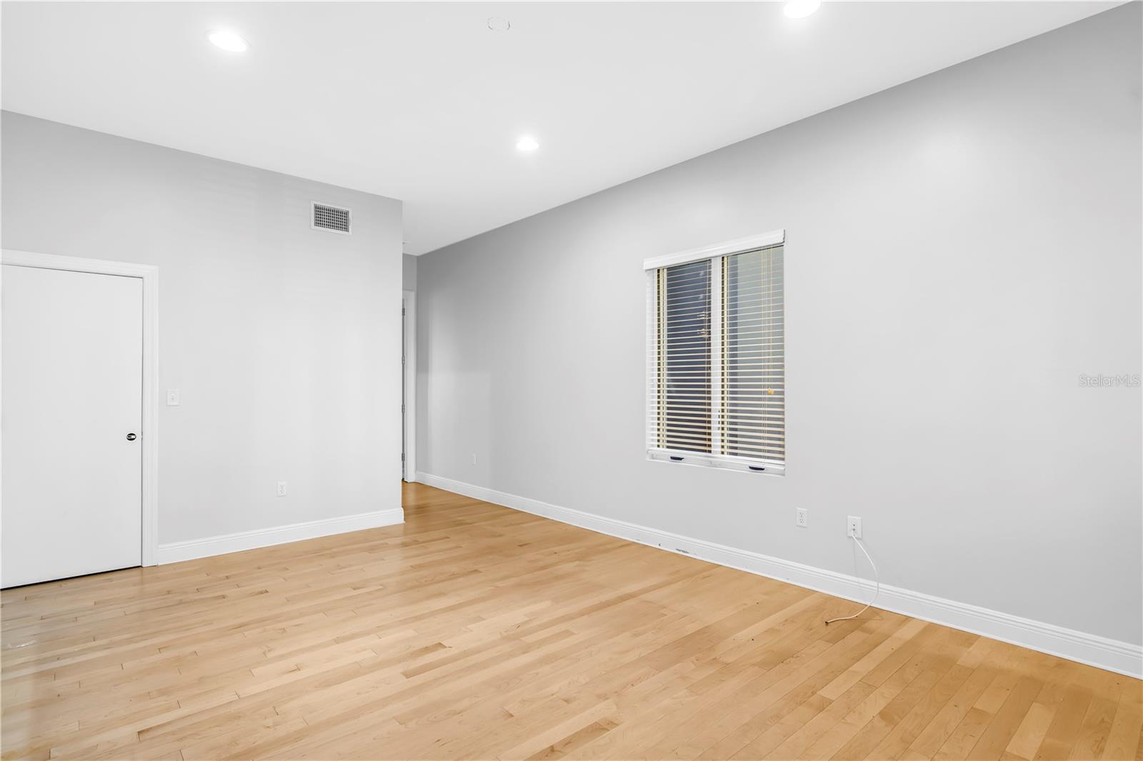 SNELL ISLE SHORES - Residential