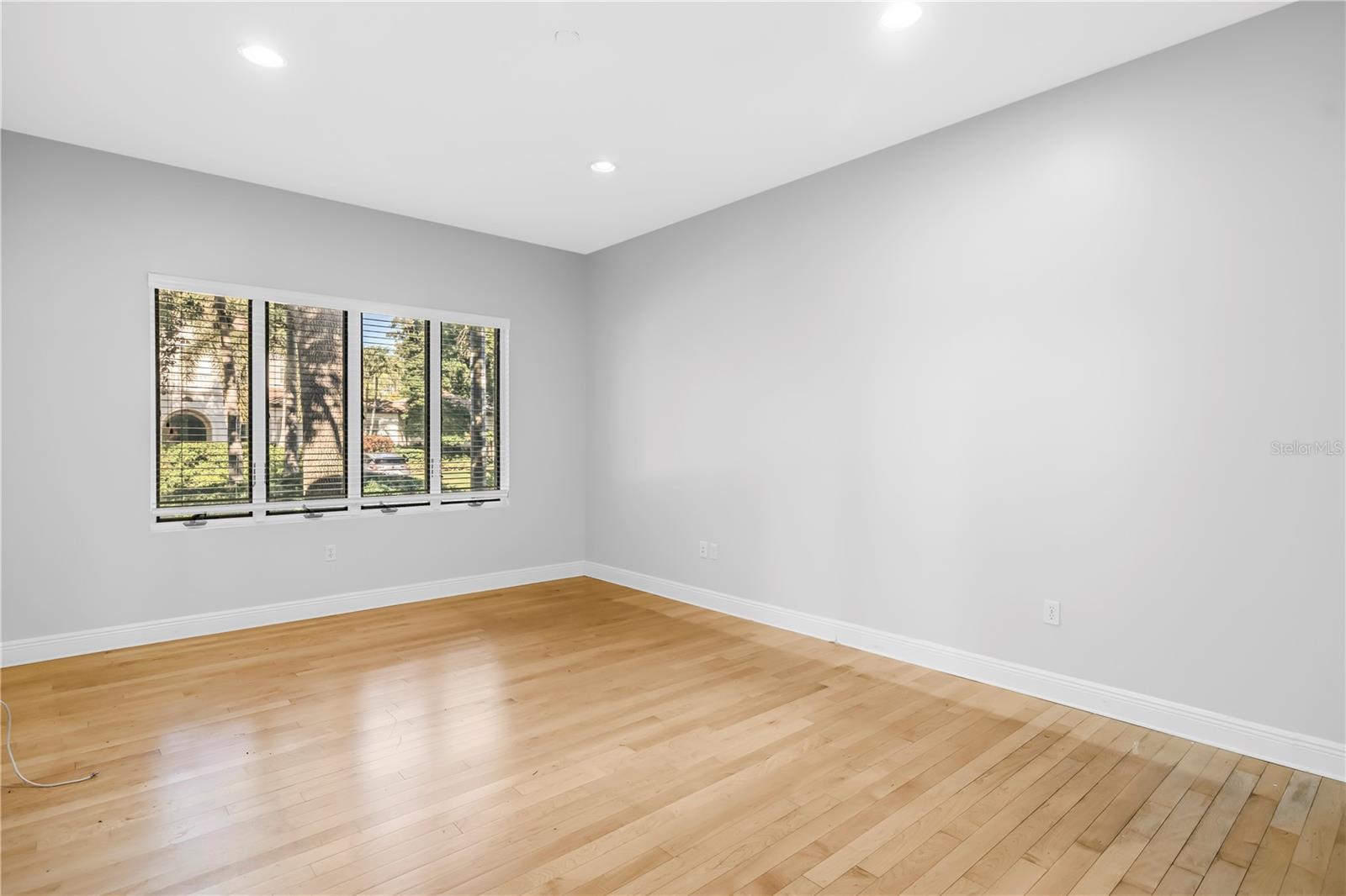 SNELL ISLE SHORES - Residential