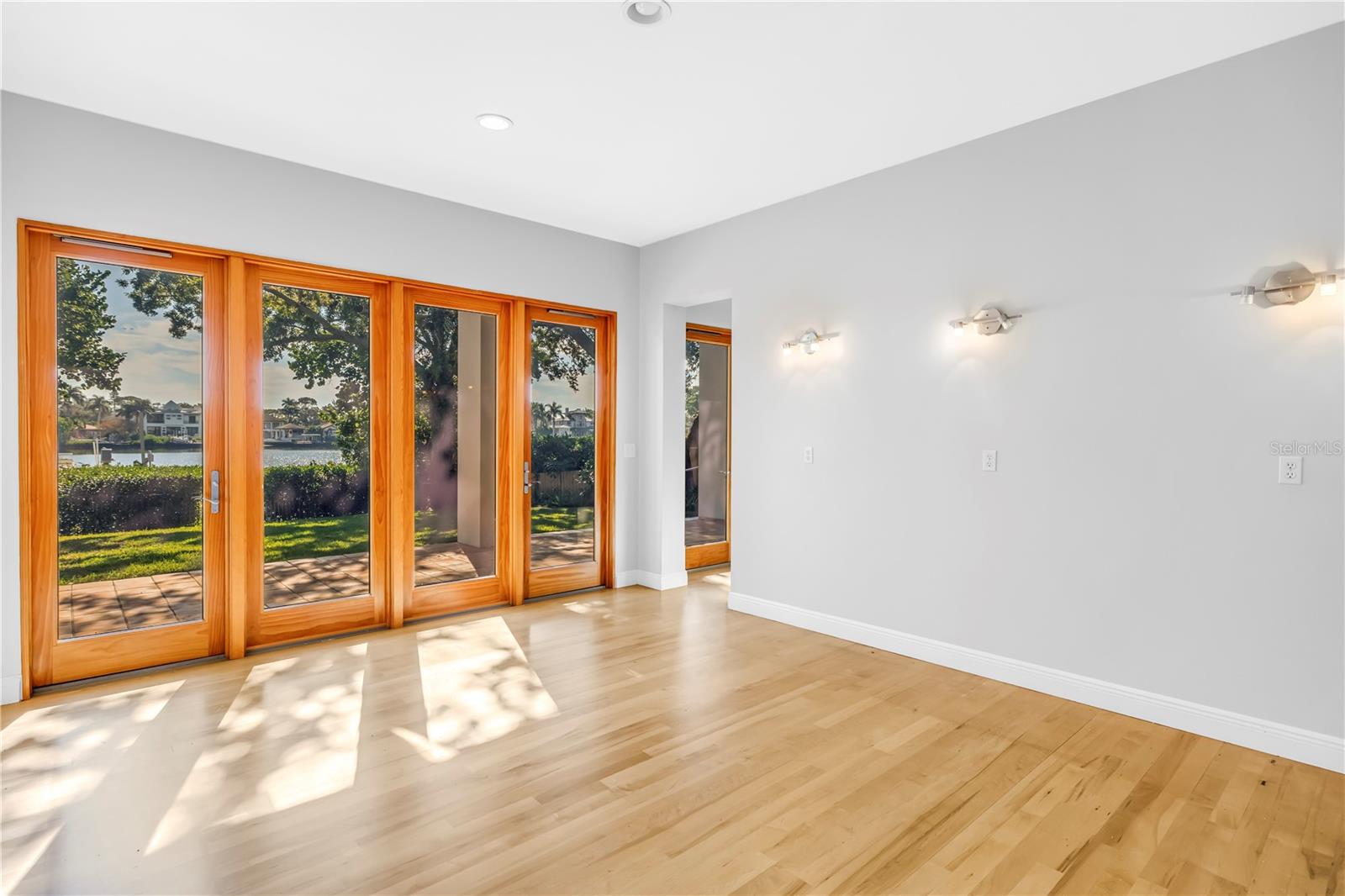 SNELL ISLE SHORES - Residential