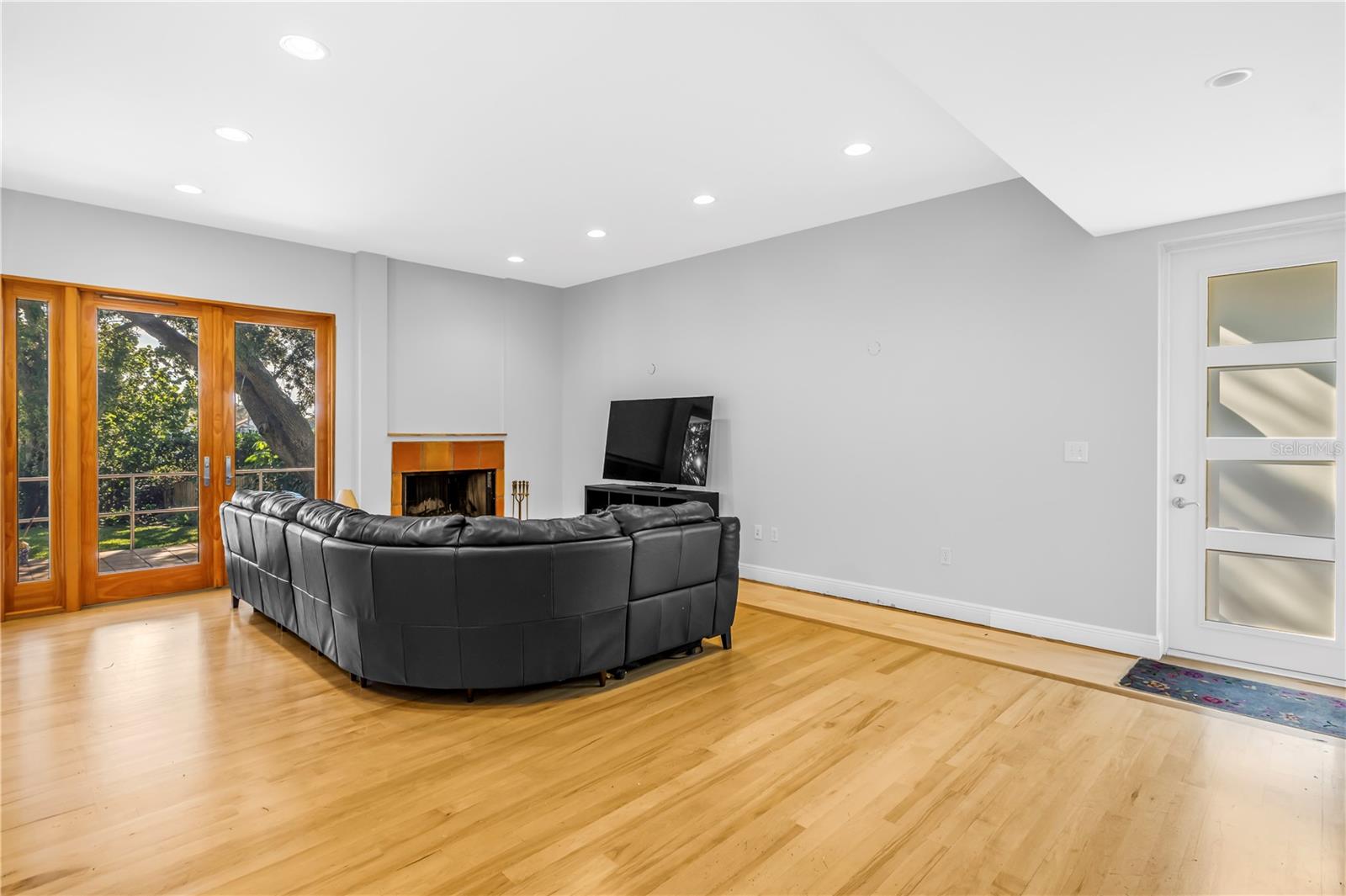 SNELL ISLE SHORES - Residential