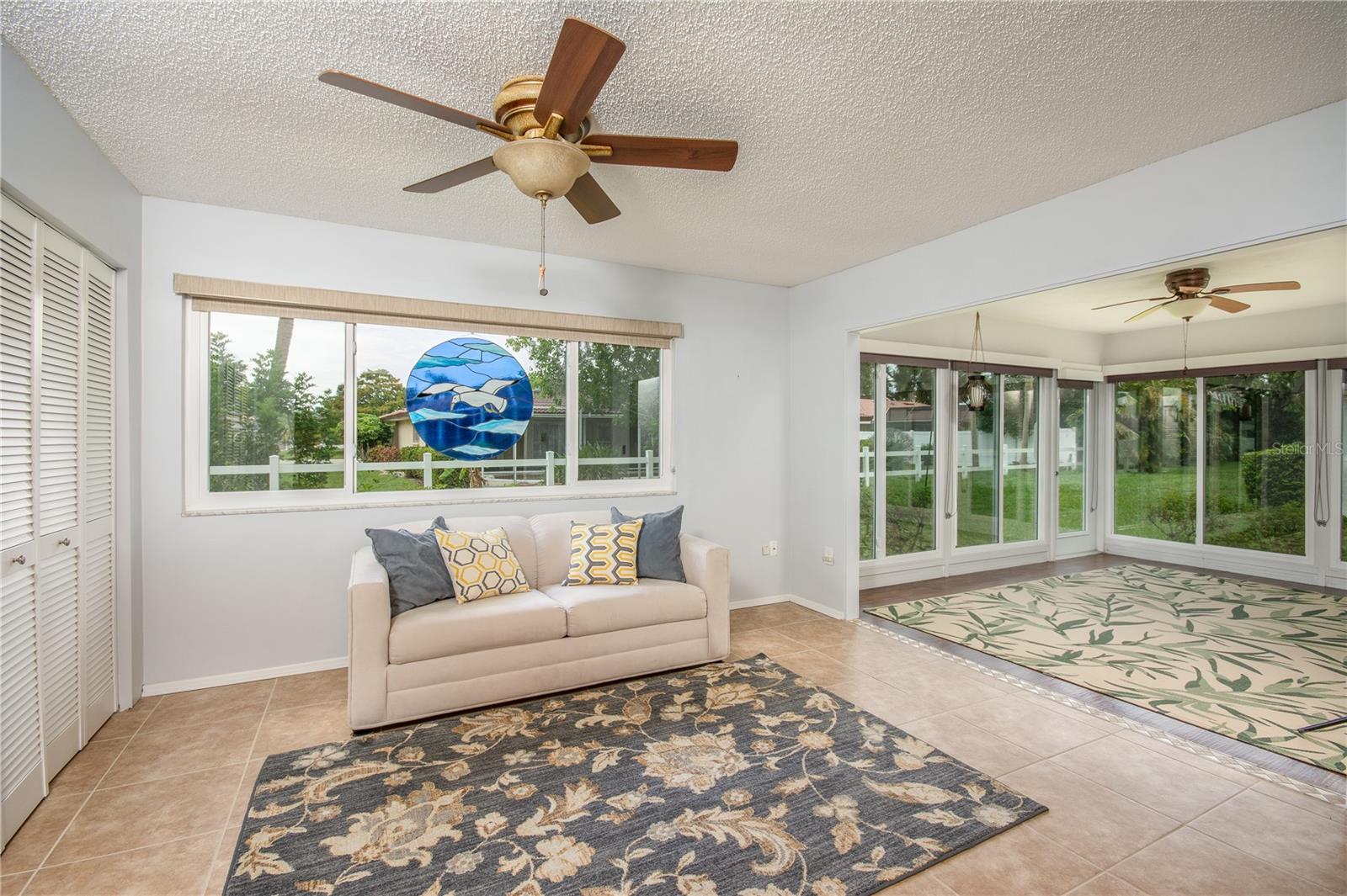 GLEN OAKS RIDGE VILLAS 1 - Residential