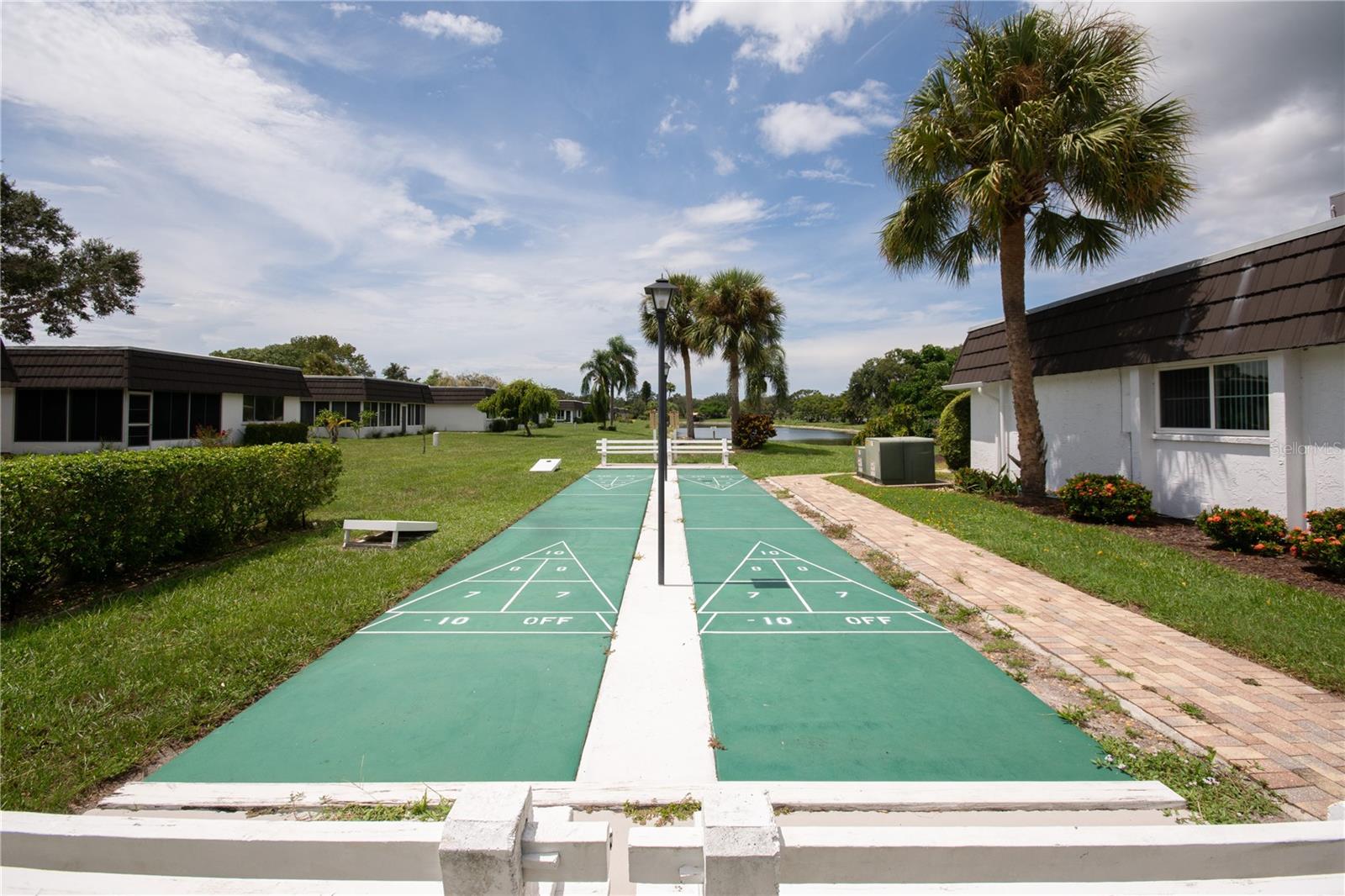 GLEN OAKS RIDGE VILLAS 1 - Residential