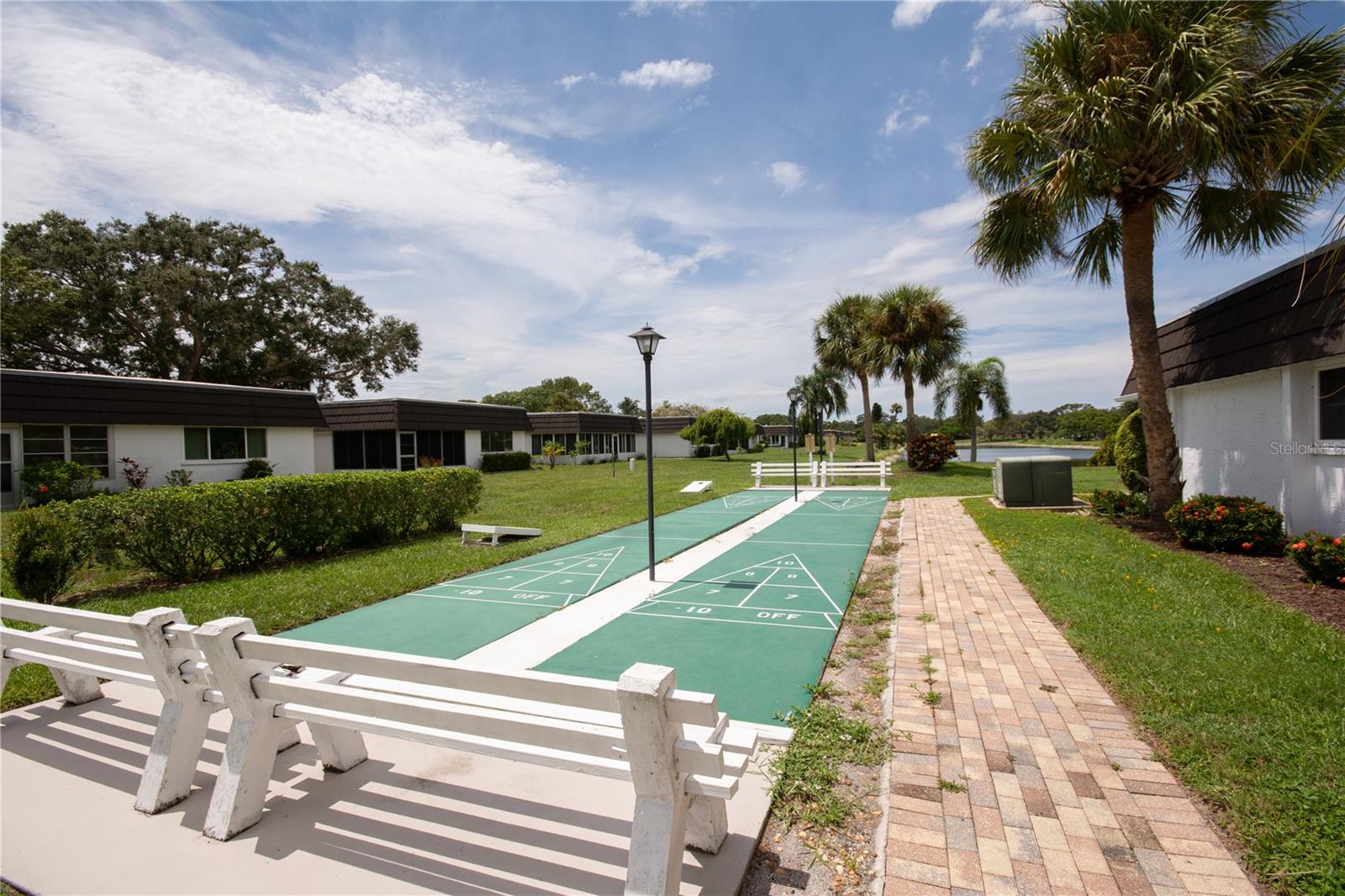 GLEN OAKS RIDGE VILLAS 1 - Residential