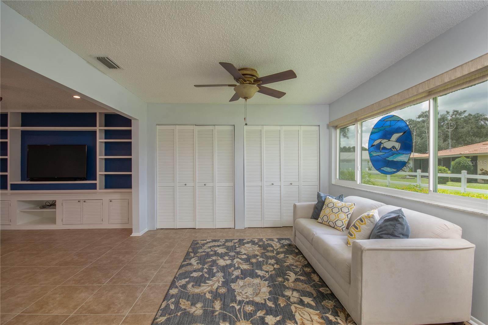 GLEN OAKS RIDGE VILLAS 1 - Residential