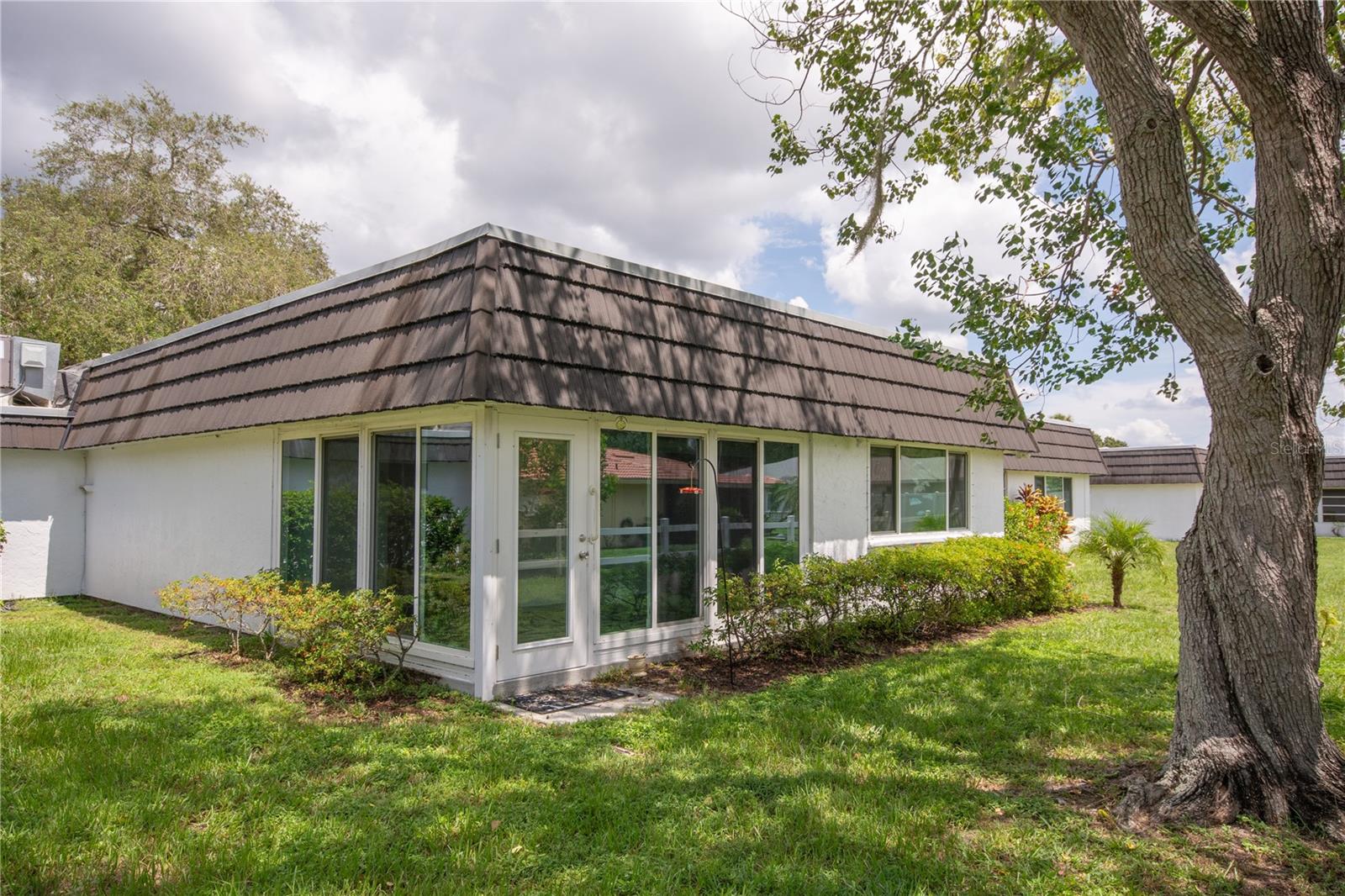 GLEN OAKS RIDGE VILLAS 1 - Residential