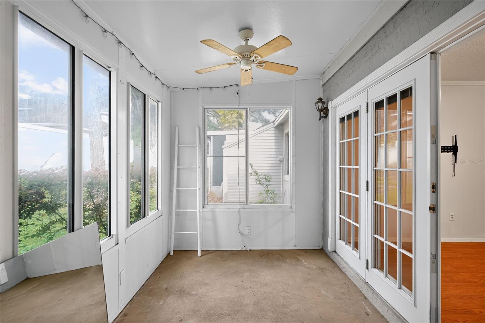 LAURELON VILLAGE OF MEADOWOOD - Residential