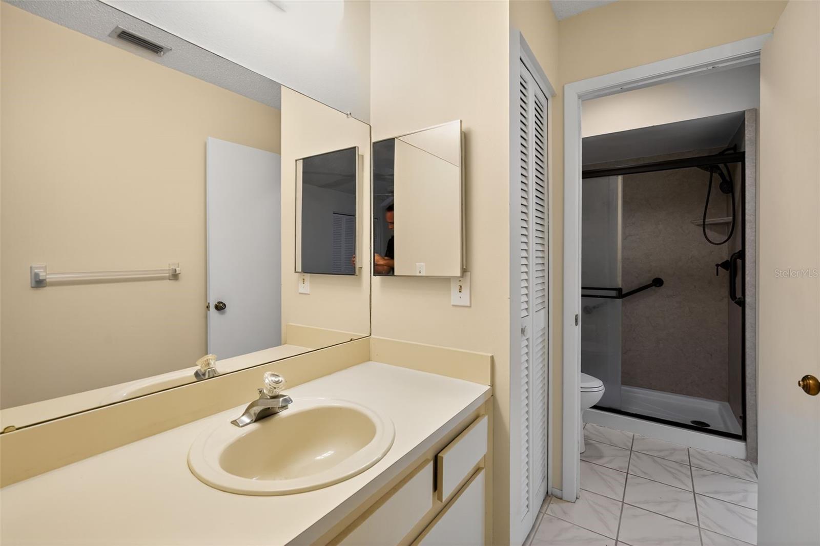 LAURELON VILLAGE OF MEADOWOOD - Residential