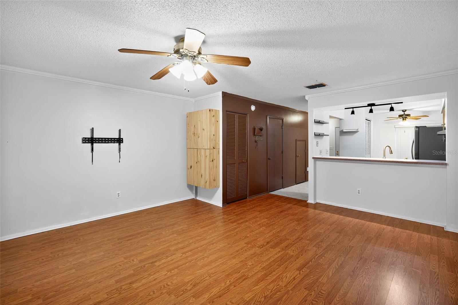 LAURELON VILLAGE OF MEADOWOOD - Residential