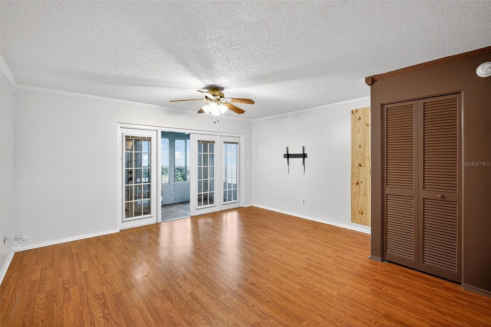 LAURELON VILLAGE OF MEADOWOOD - Residential