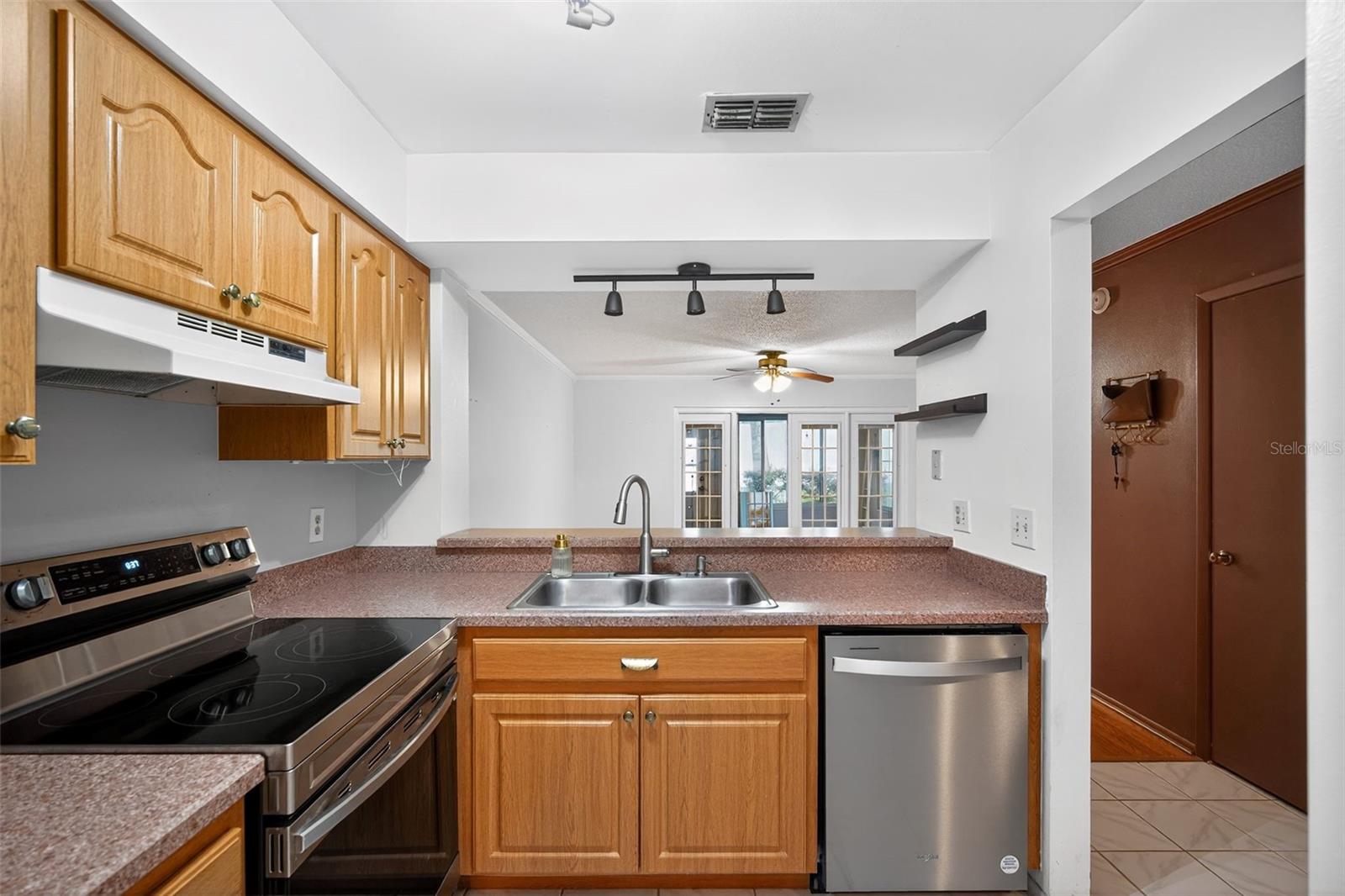 LAURELON VILLAGE OF MEADOWOOD - Residential