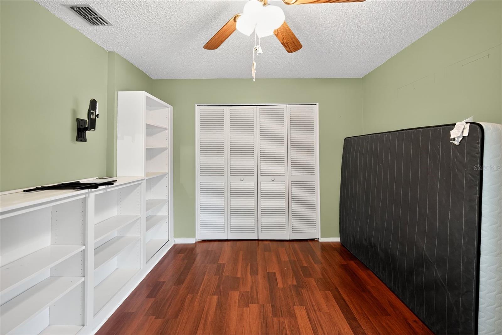 LAURELON VILLAGE OF MEADOWOOD - Residential