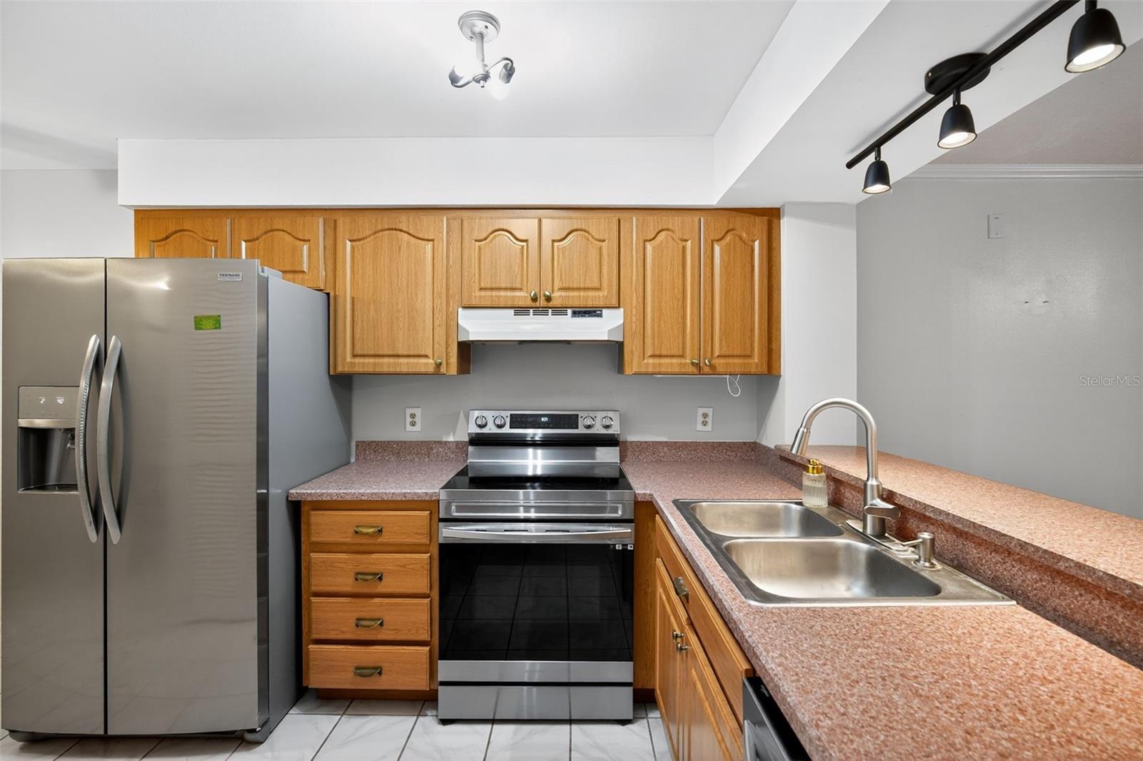 LAURELON VILLAGE OF MEADOWOOD - Residential