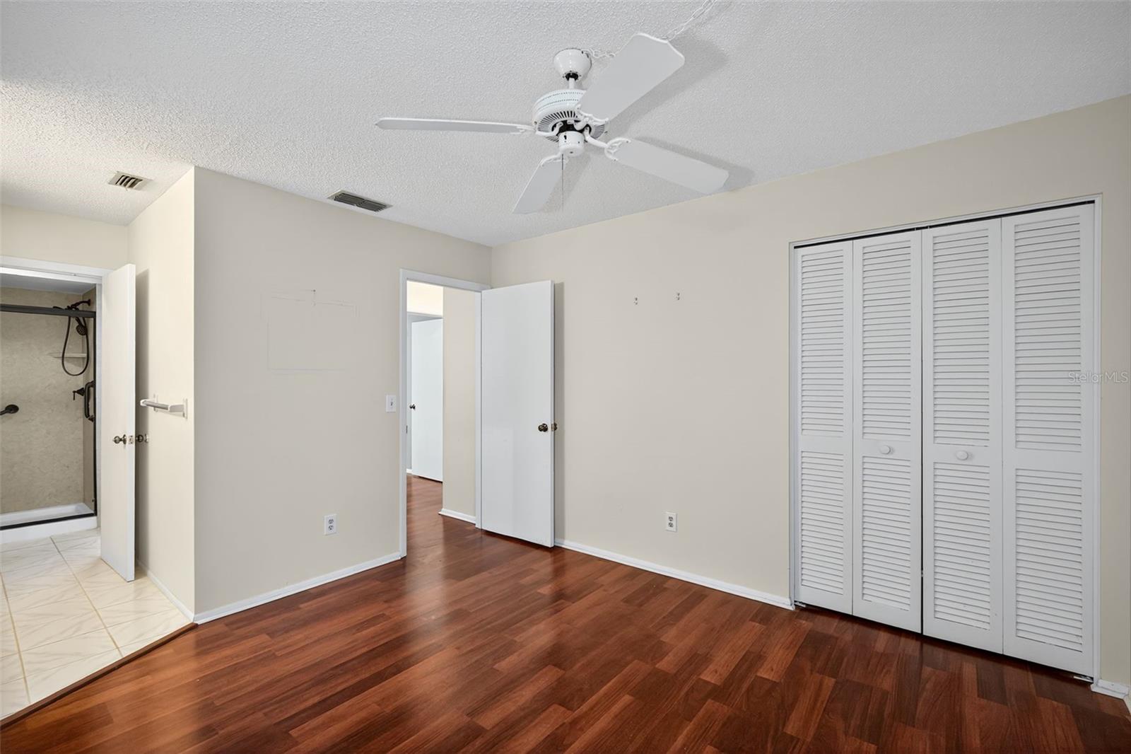 LAURELON VILLAGE OF MEADOWOOD - Residential