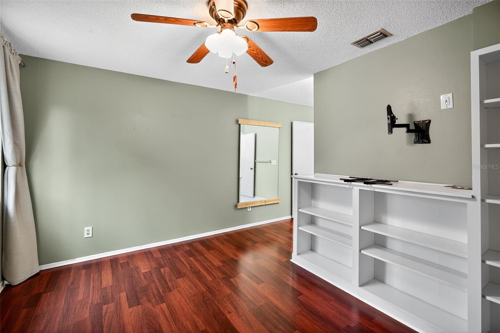 LAURELON VILLAGE OF MEADOWOOD - Residential