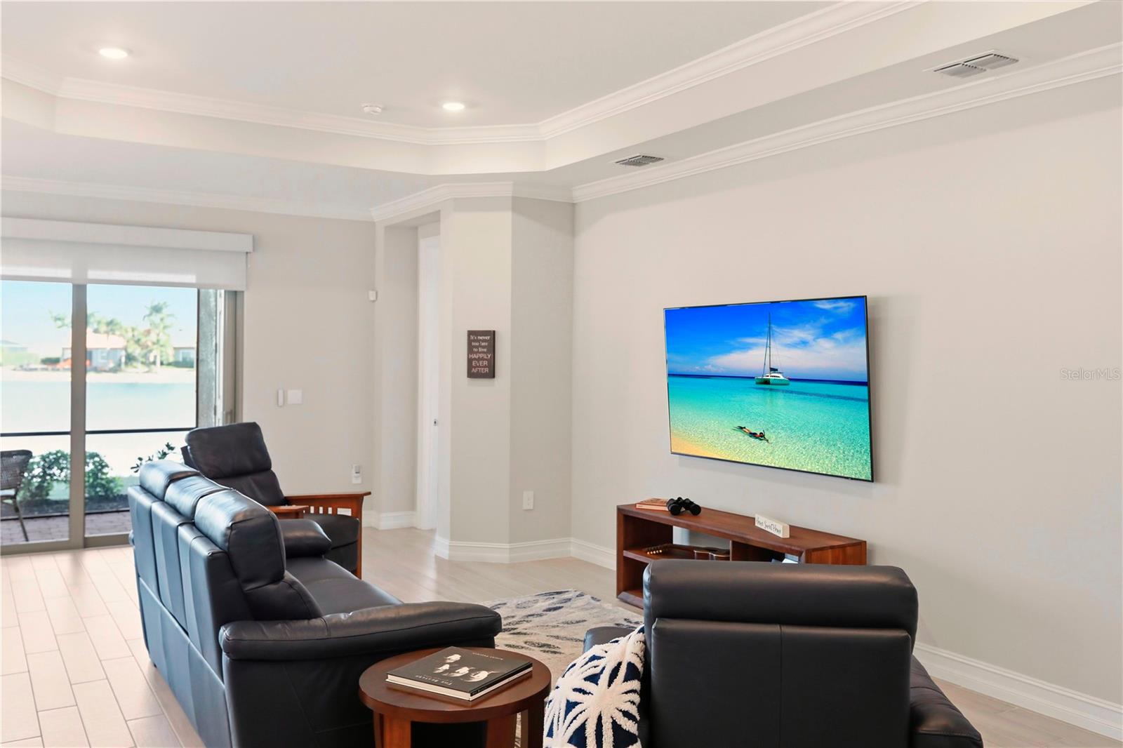 504 RAVELLO BOULEVARD