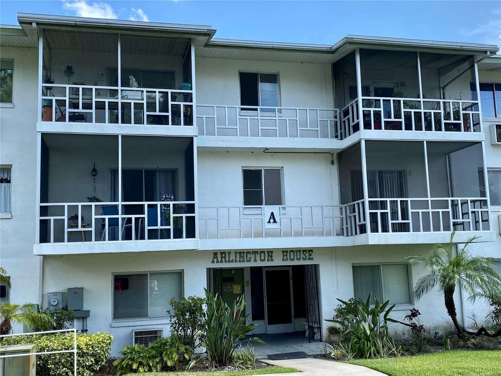 WINTER HAVEN HARBOUR APTS CONDO - Residential