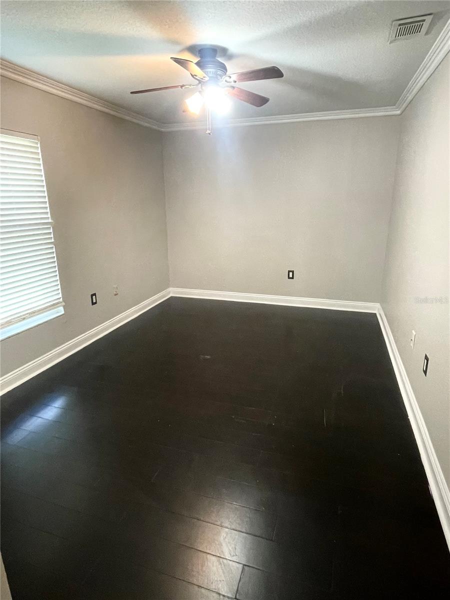 SURREY RUN - Residential