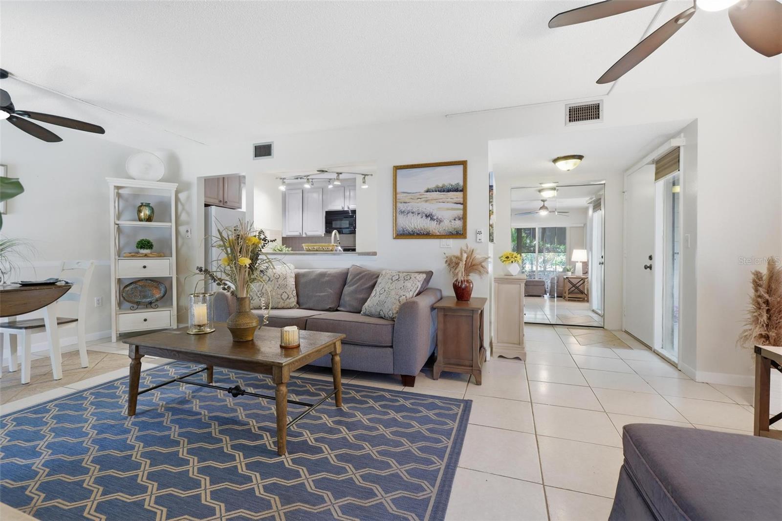 LAKESIDE CONDO APTS - Residential