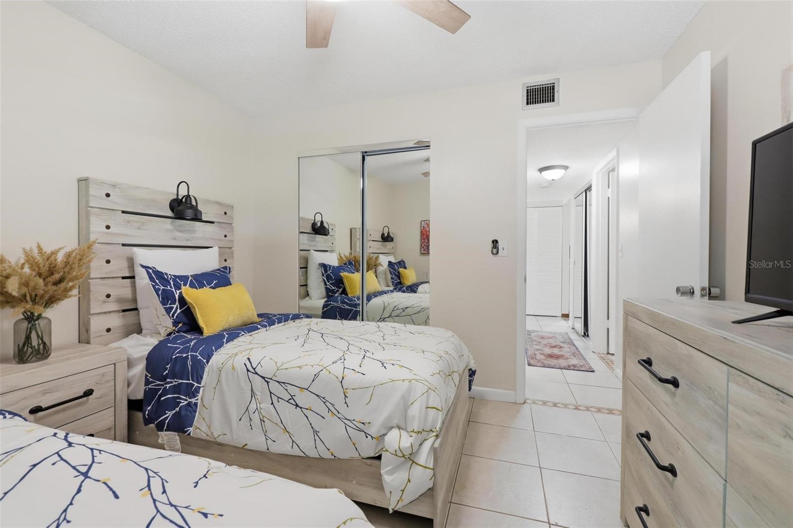 LAKESIDE CONDO APTS - Residential