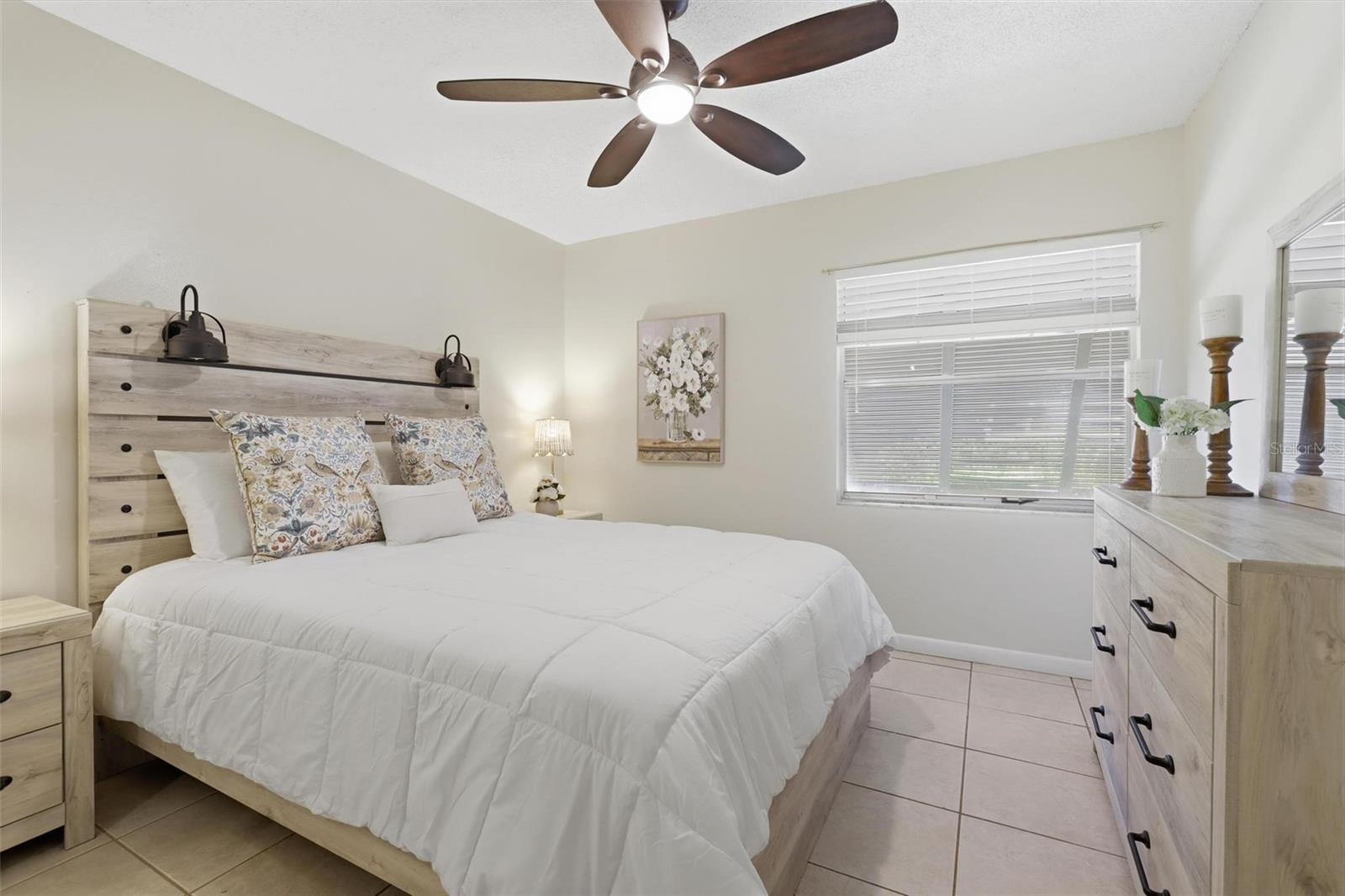 LAKESIDE CONDO APTS - Residential