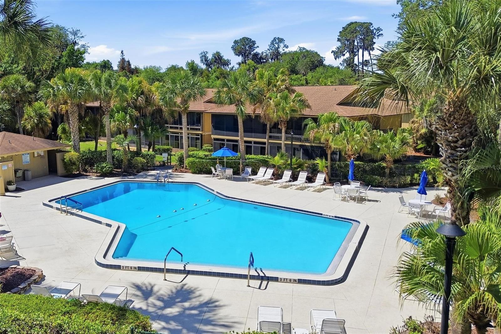 LAKESIDE CONDO APTS - Residential