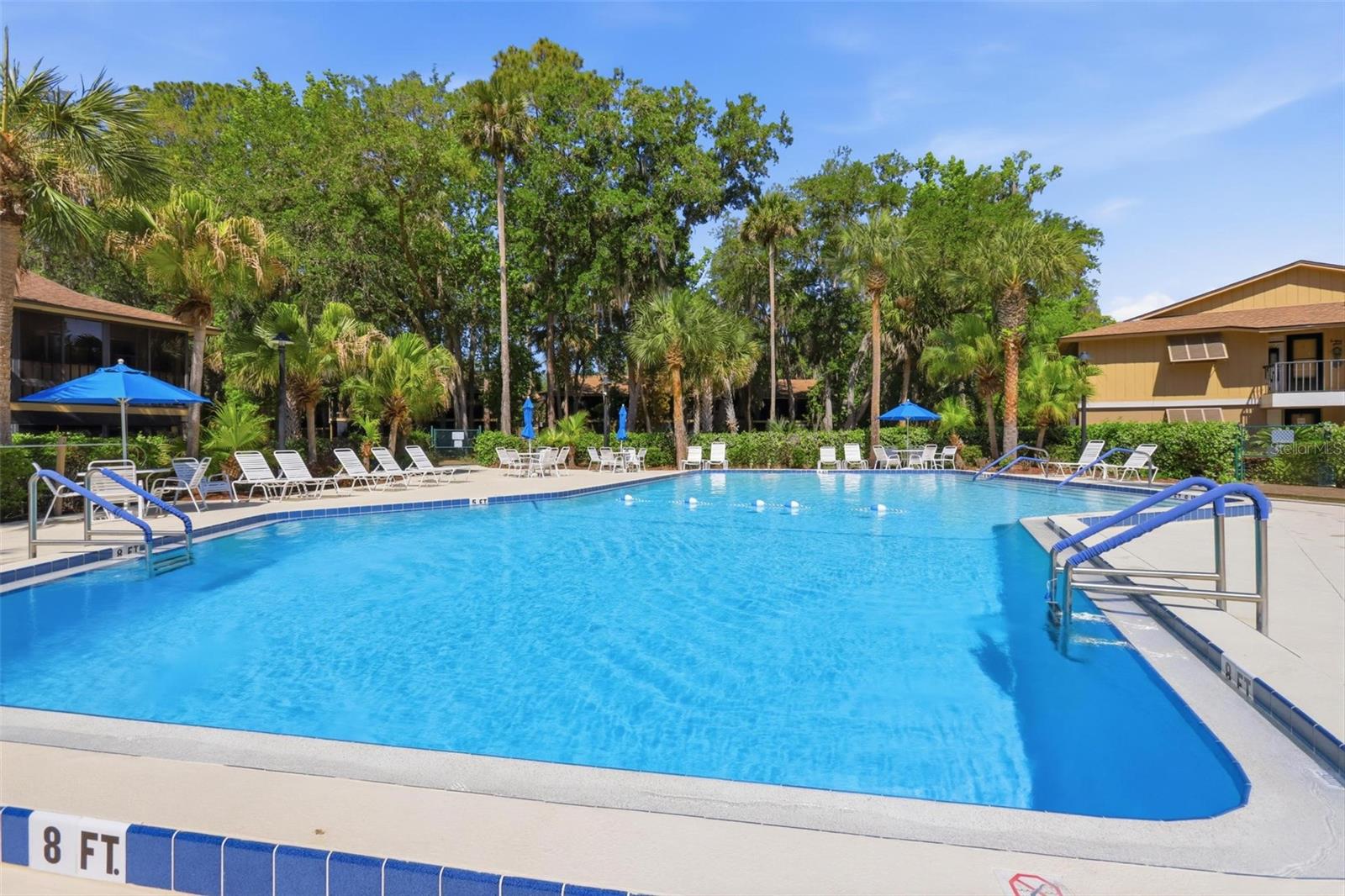 LAKESIDE CONDO APTS - Residential