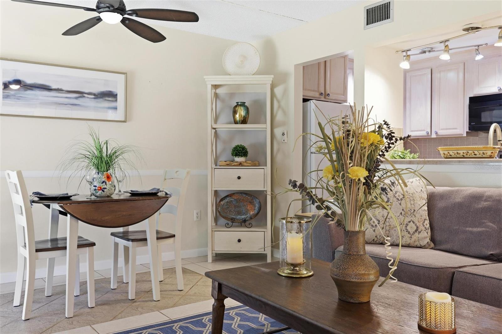 LAKESIDE CONDO APTS - Residential