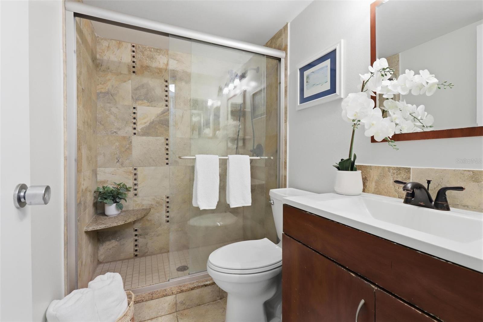 LAKESIDE CONDO APTS - Residential