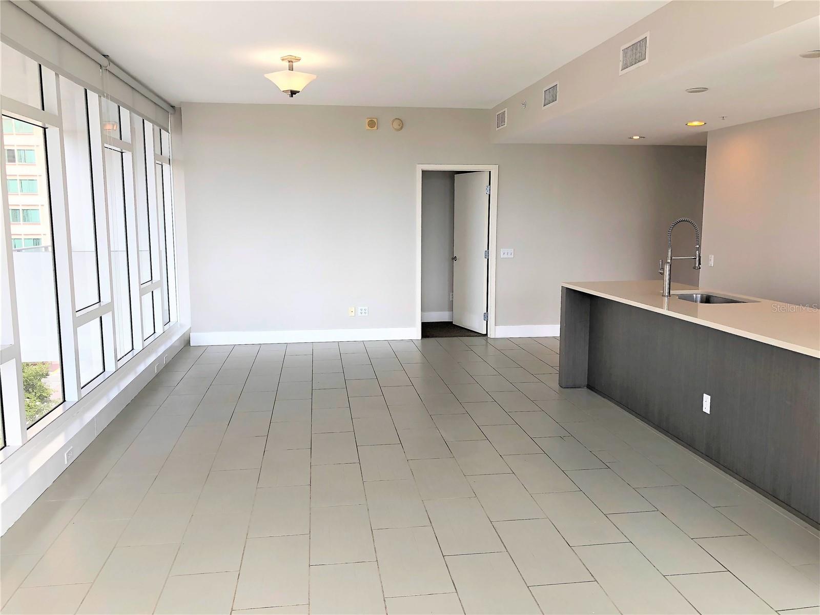 SIGNATURE PLACE CONDO - Residential Lease