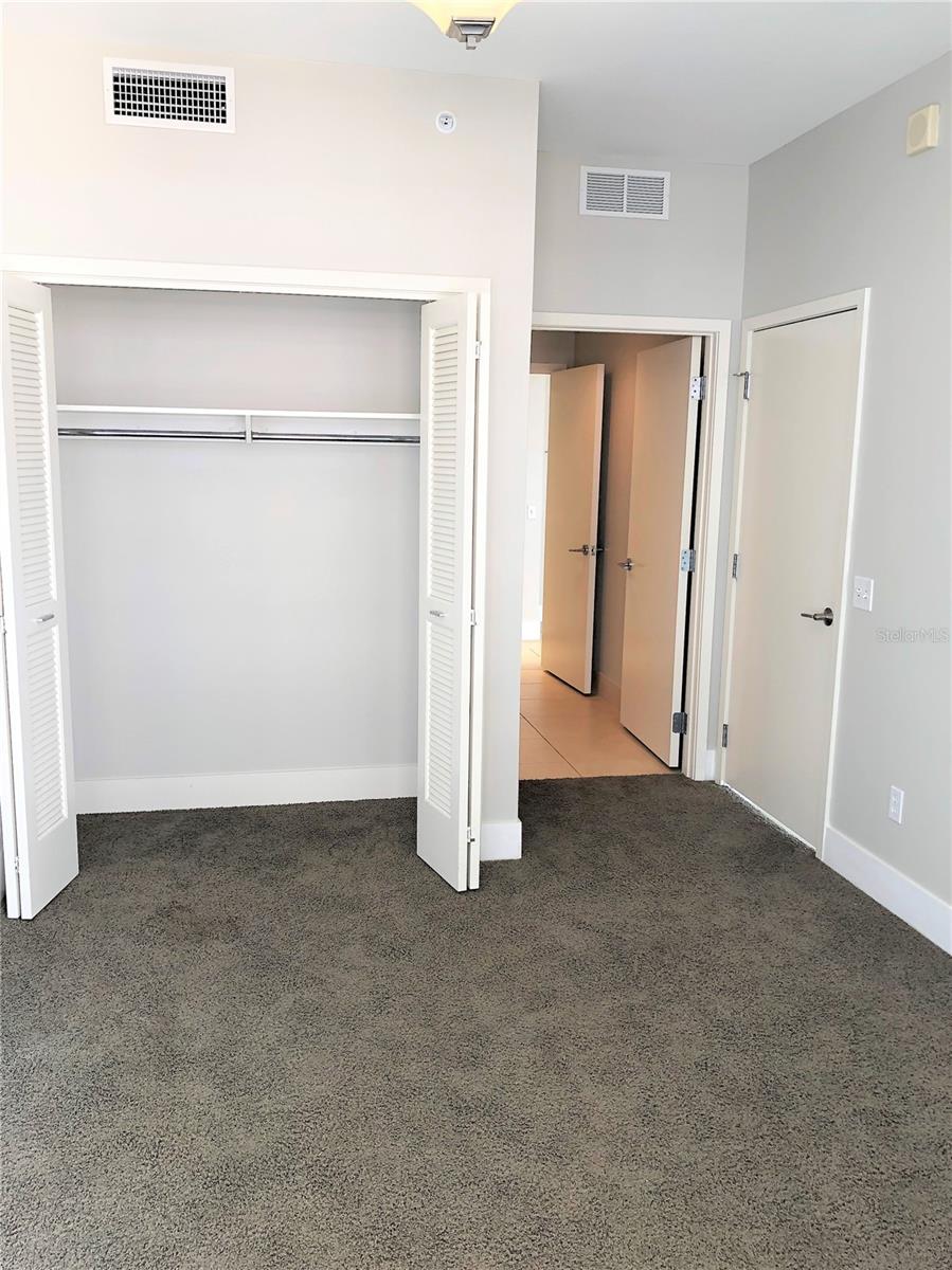 SIGNATURE PLACE CONDO - Residential Lease
