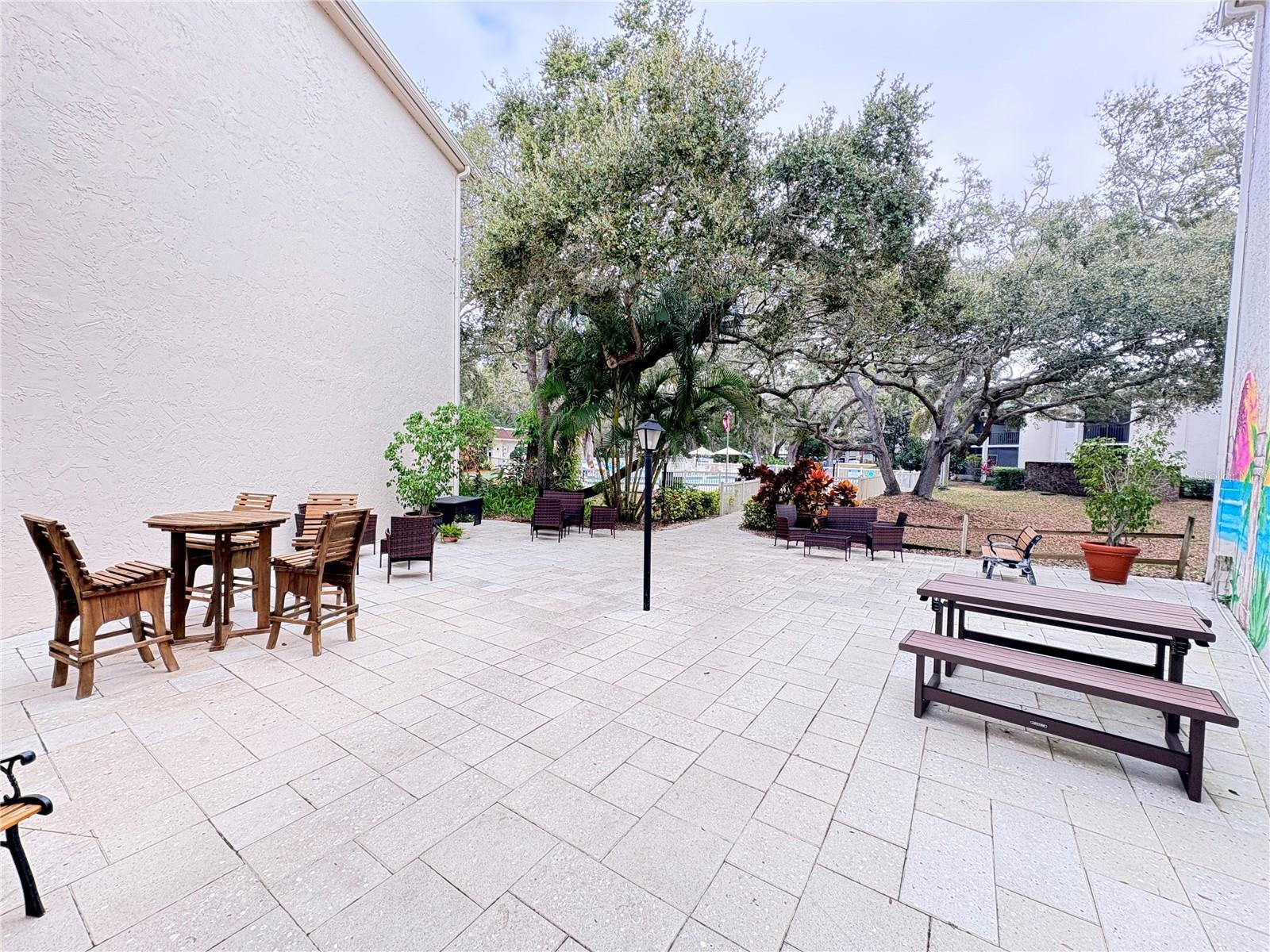 PATRICIAN OAKS - Residential