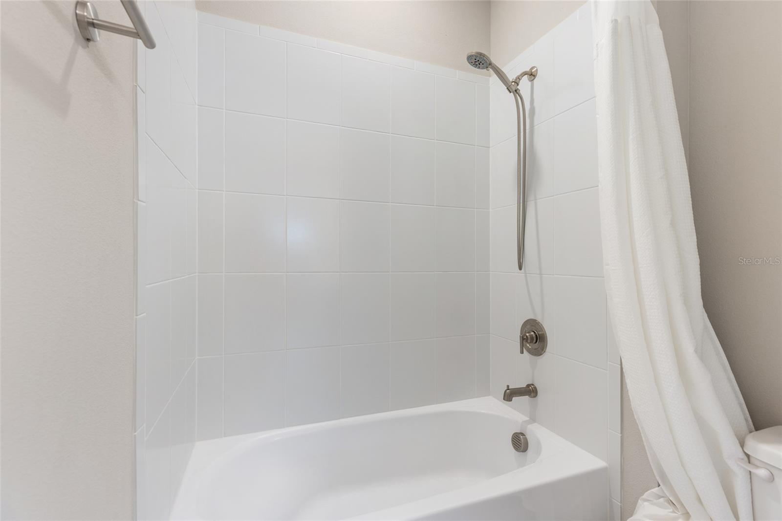 AZARIO ESPLANADE - Residential