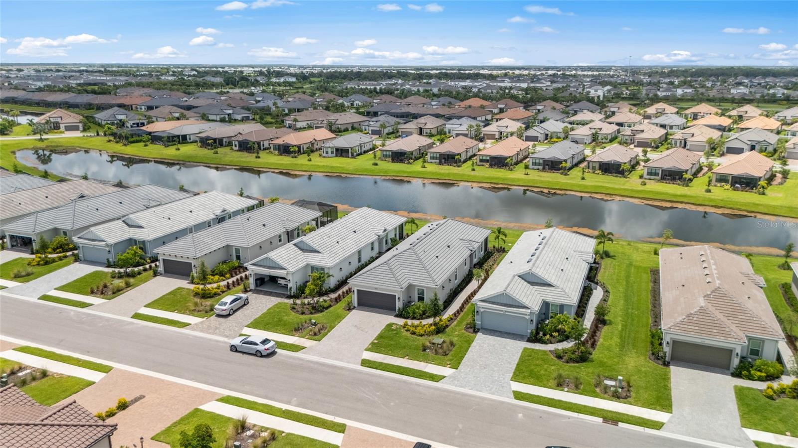 AZARIO ESPLANADE - Residential