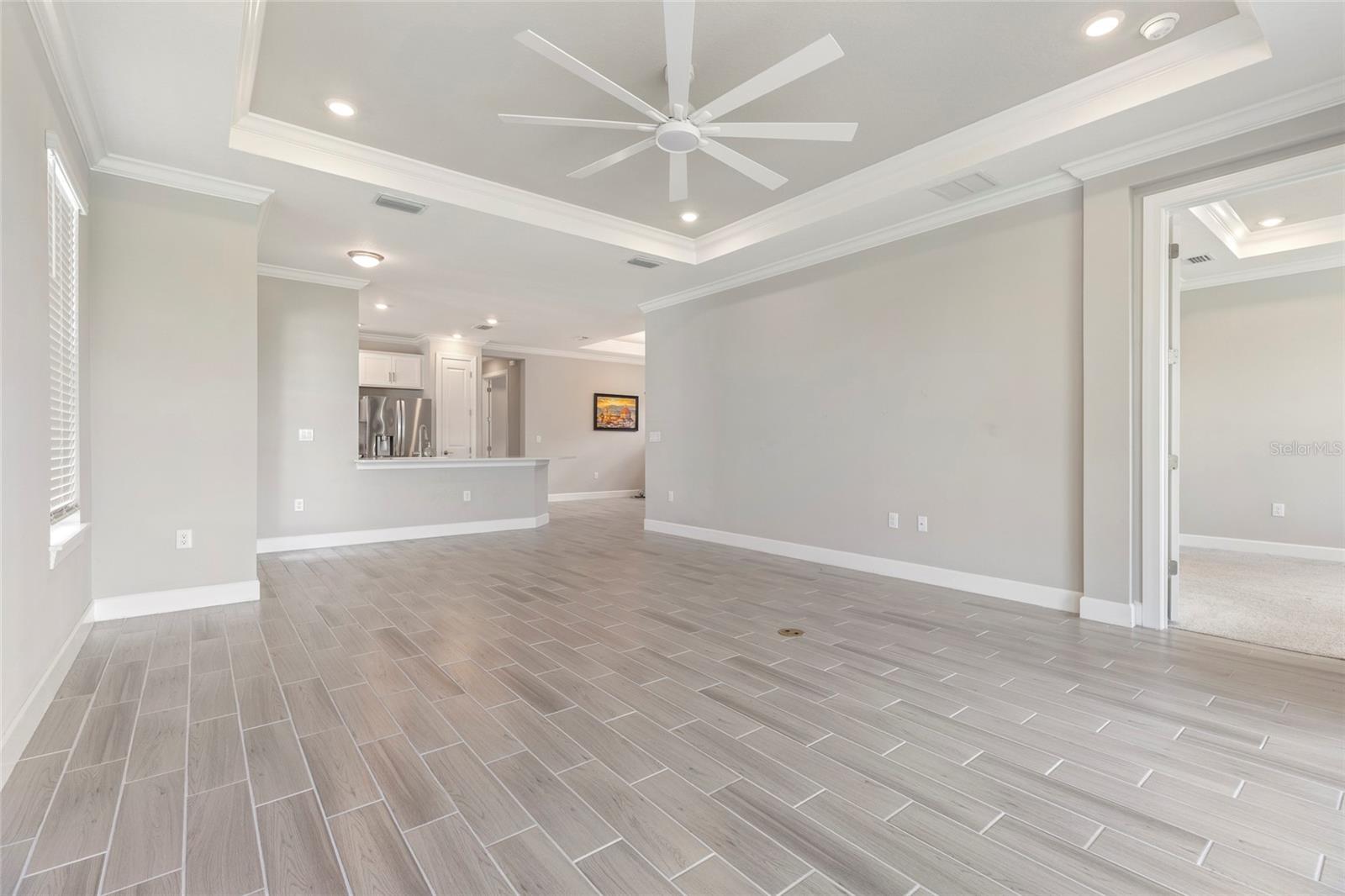 AZARIO ESPLANADE - Residential