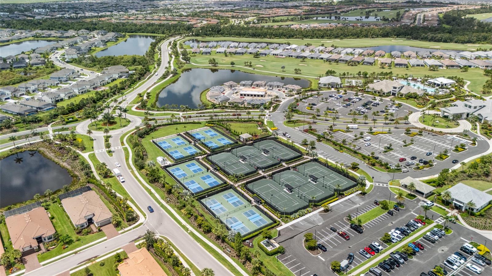 AZARIO ESPLANADE - Residential