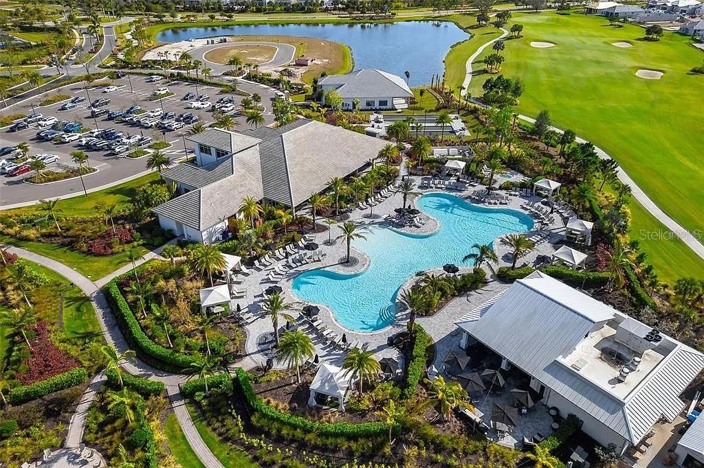 AZARIO ESPLANADE - Residential