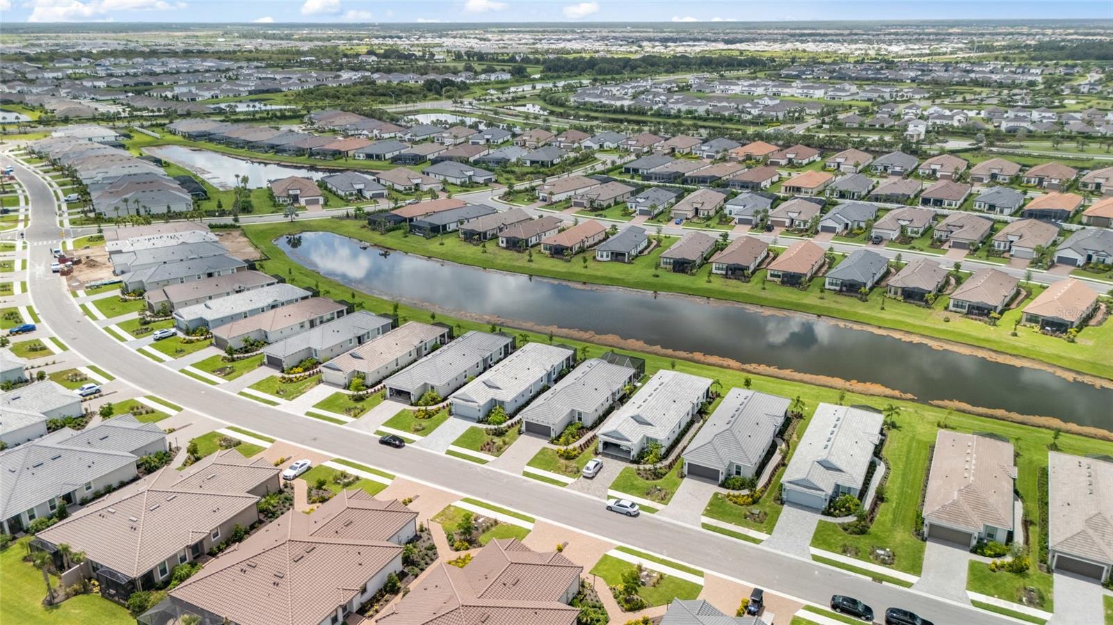 AZARIO ESPLANADE - Residential