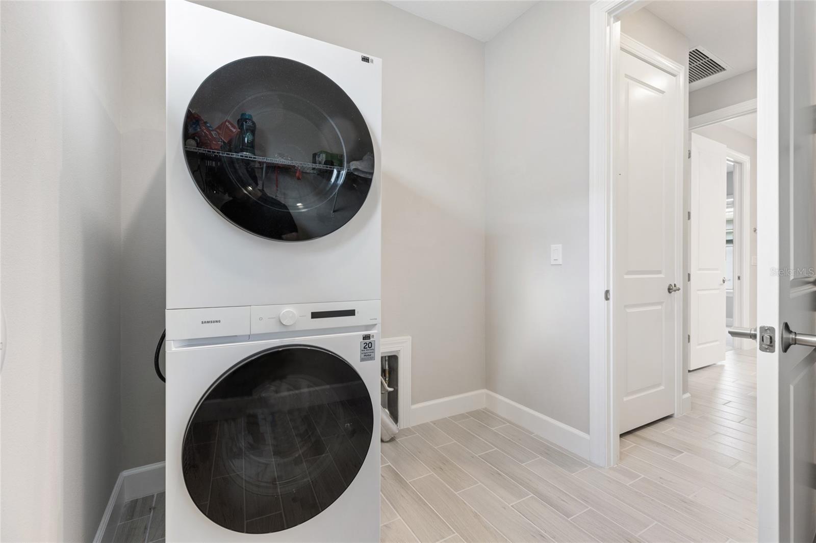 AZARIO ESPLANADE - Residential