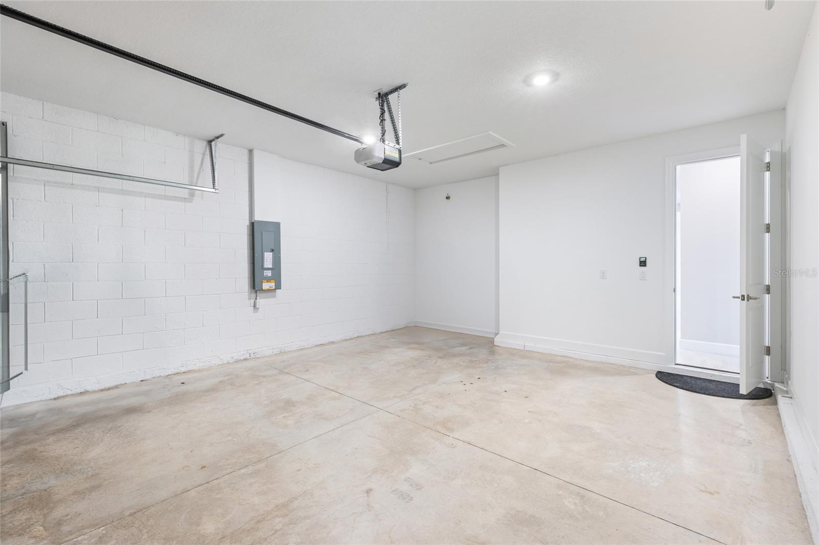 AZARIO ESPLANADE - Residential