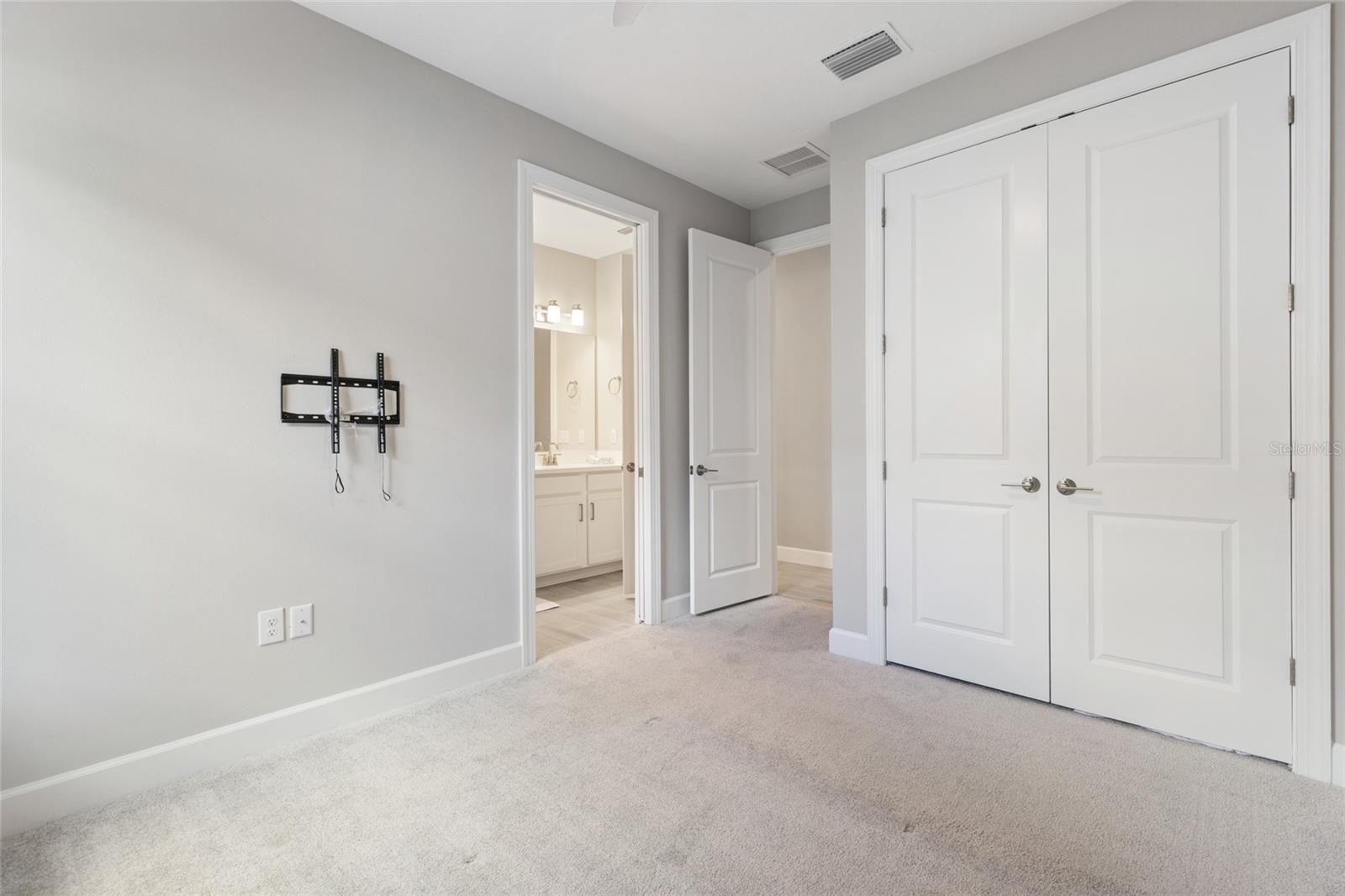 AZARIO ESPLANADE - Residential