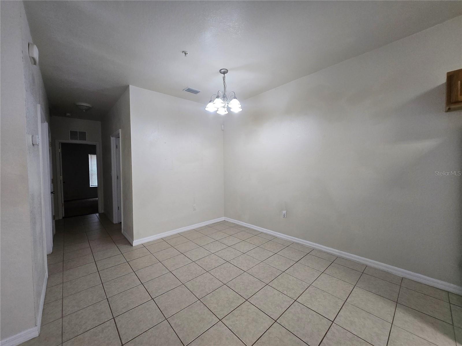 EAGLE TRACE TOWNHOMES - Residential Lease